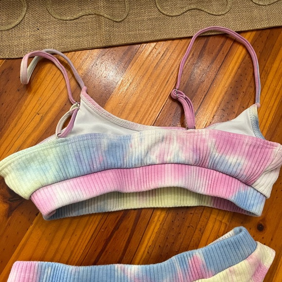 Women’s colorful tie dye ribbed Bathing suit set. Size medium - Picture 4 of 4